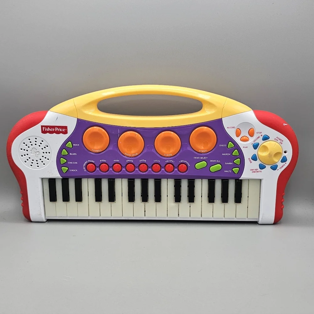 Fisher Price TEACHING KEYS Keyboard Model KFP1737 Music Lights 32 Keys Scratched